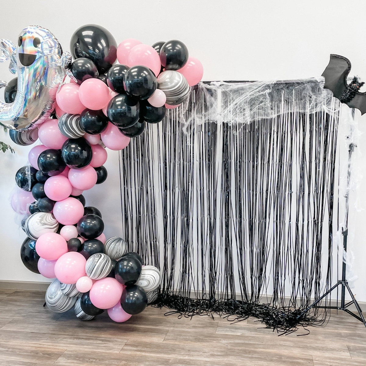 Holographic Ghost Balloon