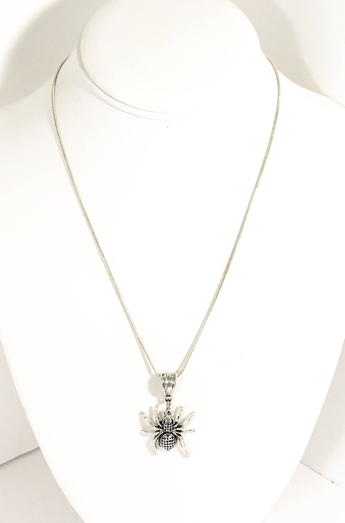 Spooky Spider Necklace, Halloween Jewelry, Spider Jewelry, Spider Halloween Gifts, Spider Gift, Halloween Costume, Halloween Jewelry Spider